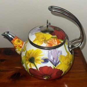 The Pioneer Woman Teapot